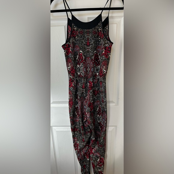 Floral multi color jumpsuit - Picture 2 of 3